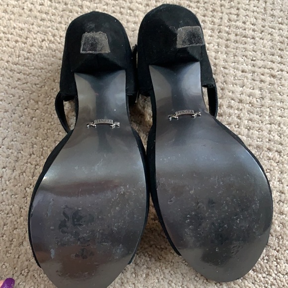 Fergie brand suede heels. - Picture 4 of 6